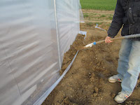 Finire di interrare le testate.