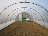 Dettaglio interno serra.